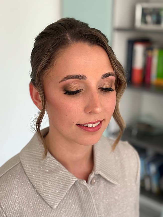 junge-frau-nach-make-up-styling